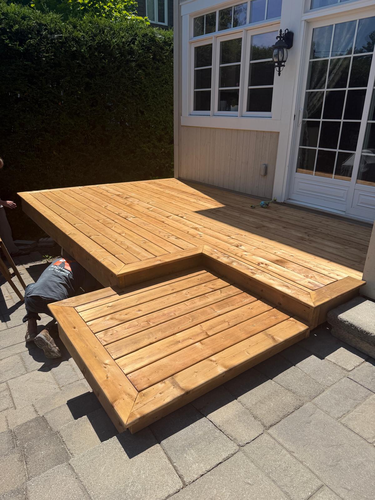 Reconstruction complète d'un patio en bois
